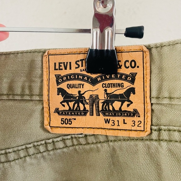 Levi’s 505 Khaki Green Pants 31x32 - Picture 4 of 13